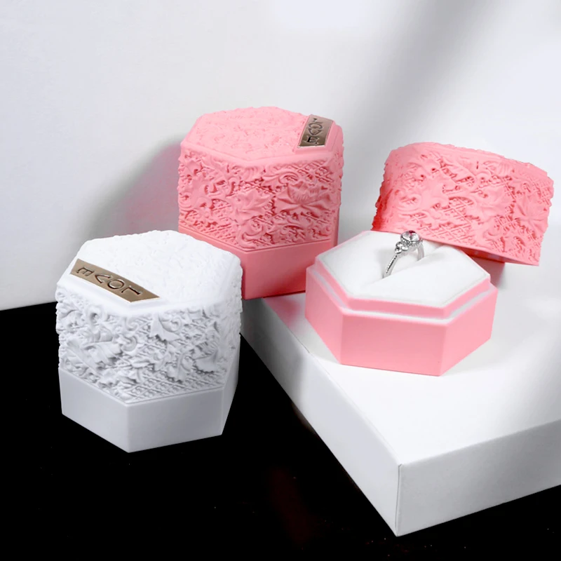 

1PC High-grade Necklace Ring Jewelry Box Storage Hexagon Relief Sculpture Lovely Chic Exquisite Retro