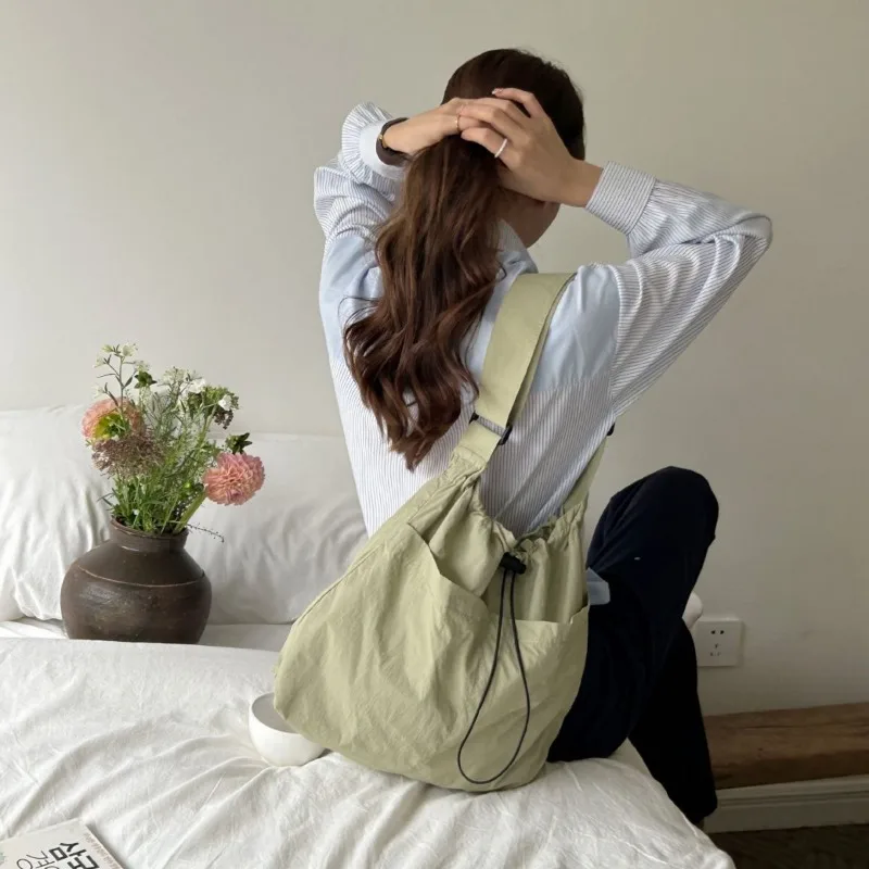 Korean nylon fabric casual drawstring, lazy and versatile oversized capacity single shoulder diagonal cross bag for women