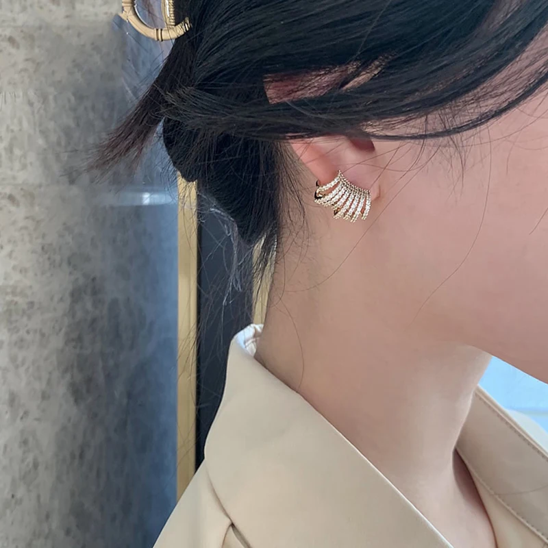 Korean Earing Claw Ear Hook Clip Earrings for Women Four Prong Setting