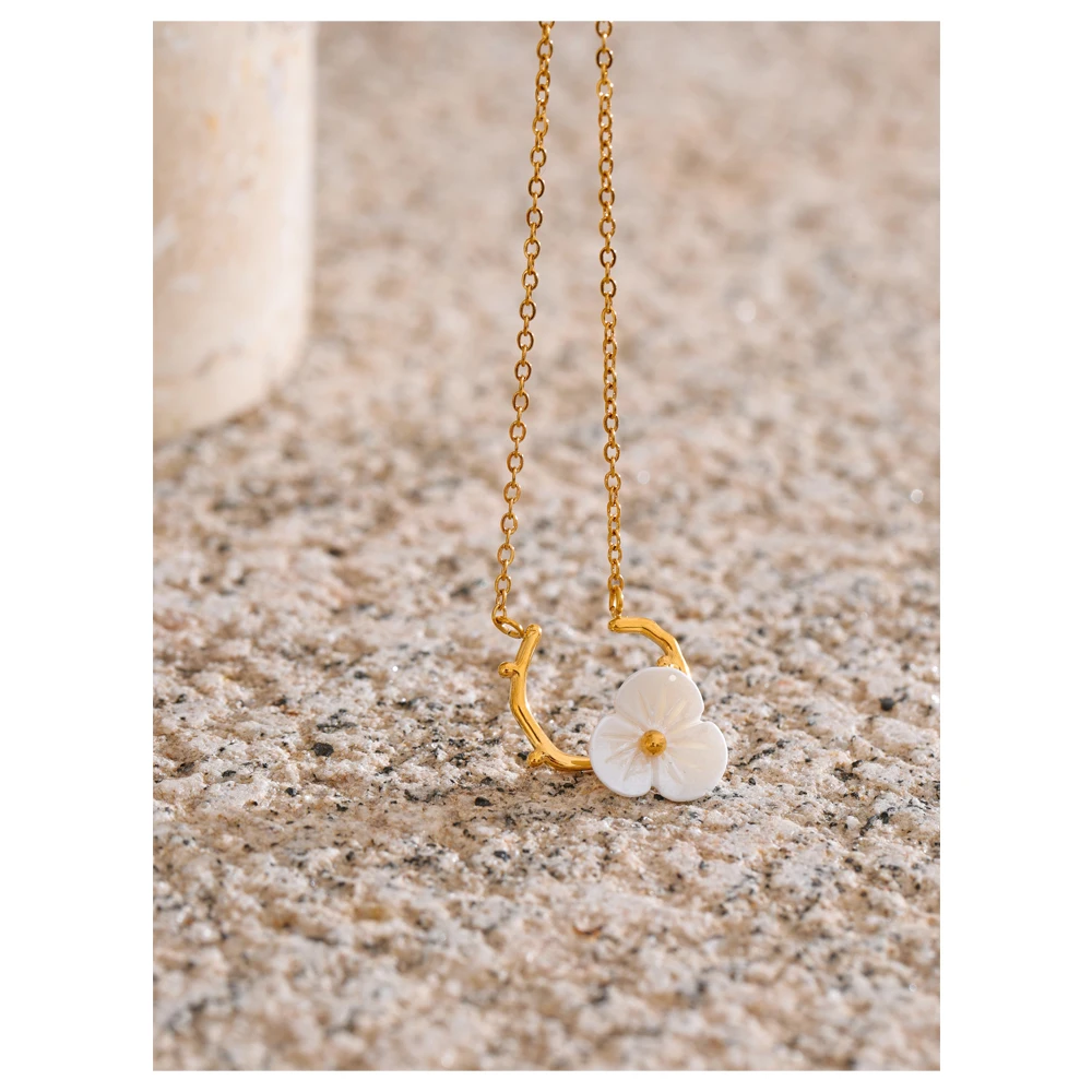 Yhpup Stainless Steel Resin Flower Necklace for Women