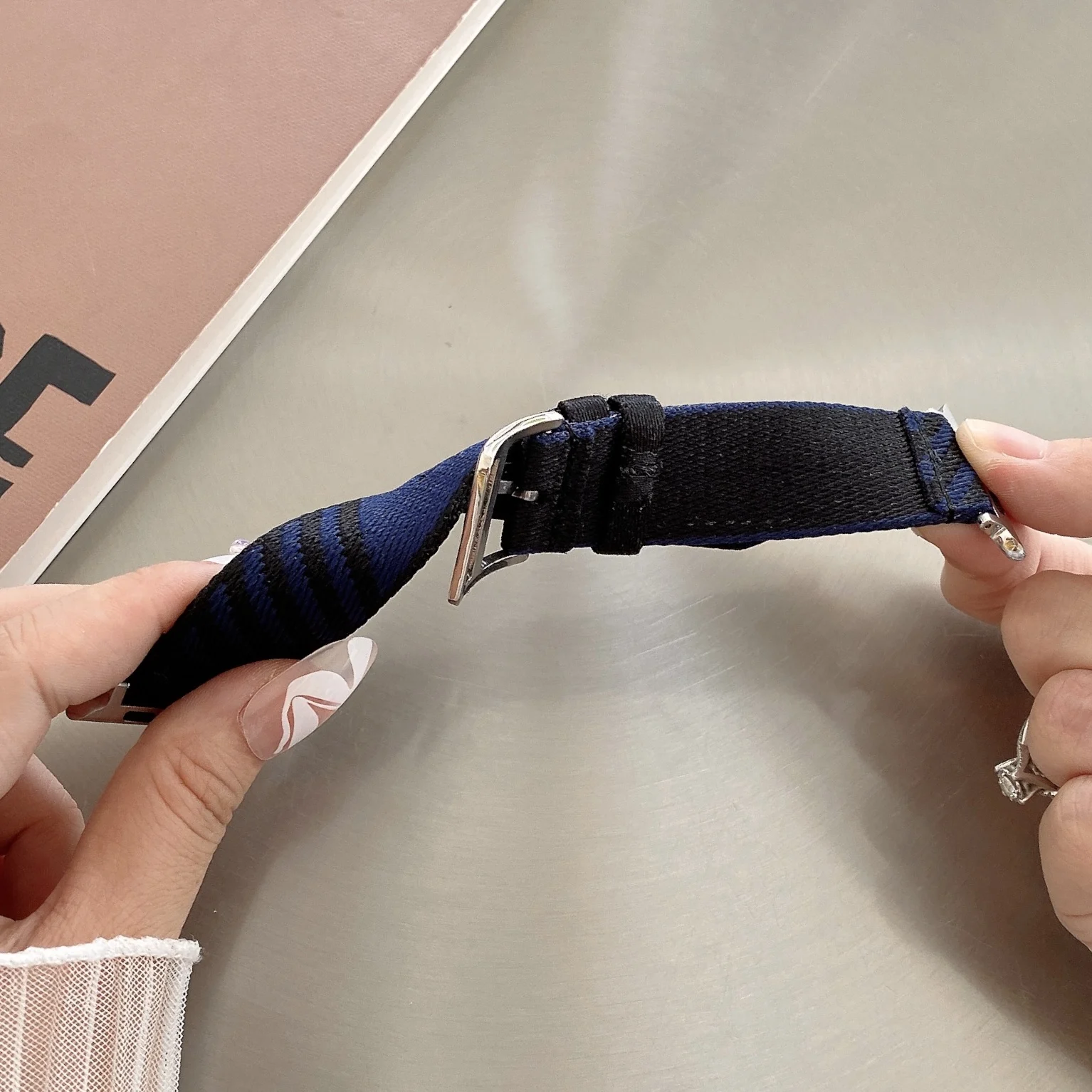 Nylon Fabric Strap for Apple Watch Band Ultra 8 7 45mm 44mm Bracelet Wristband for iWatch Series 6 5 4 3 SE 42mm 41mm 40mm 38mm