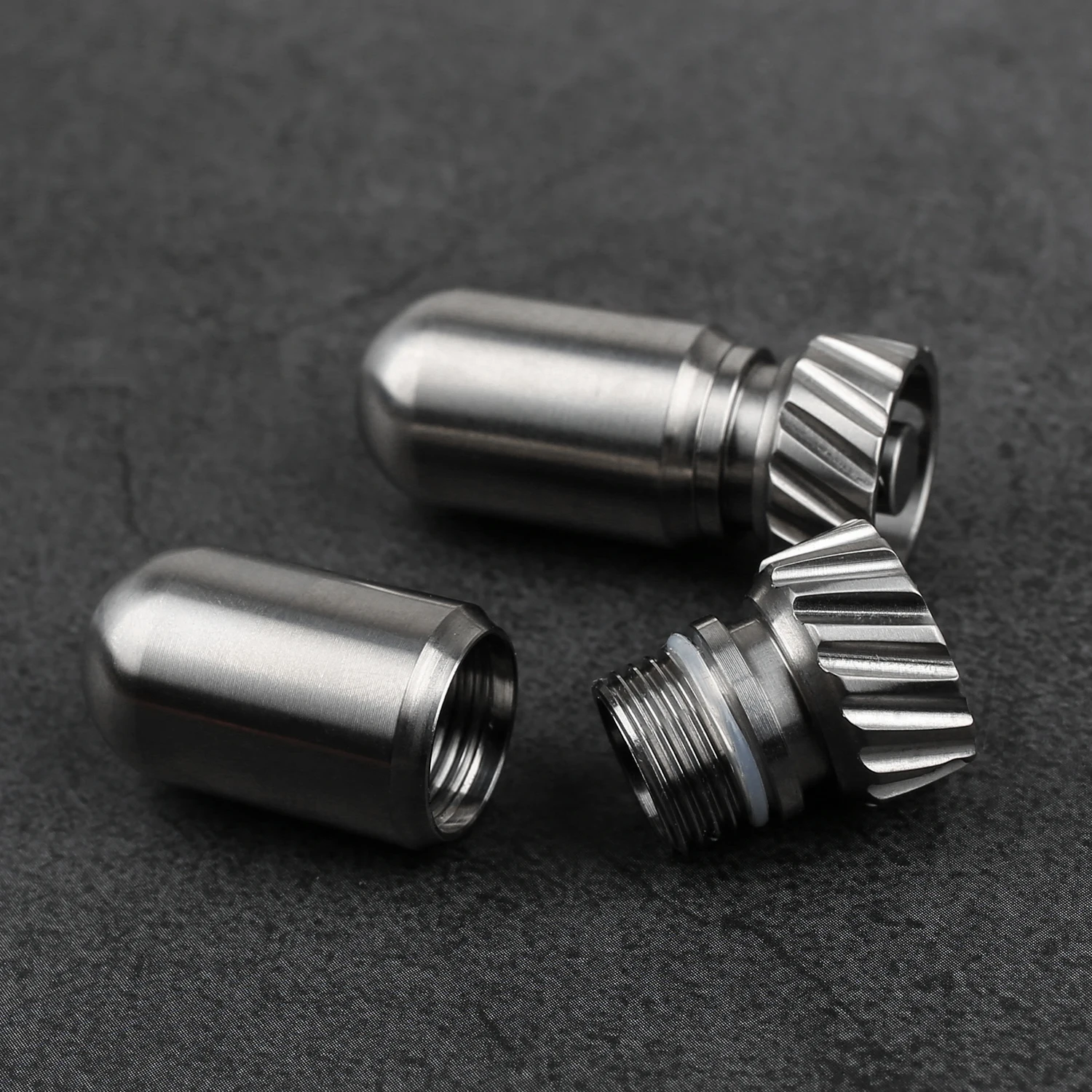 

Titanium Alloy Waterproof Canister Medicine Seal Capsule Bottle Mini EDC Bottle Outdoor Camping Tool No Magnetic Light Weight
