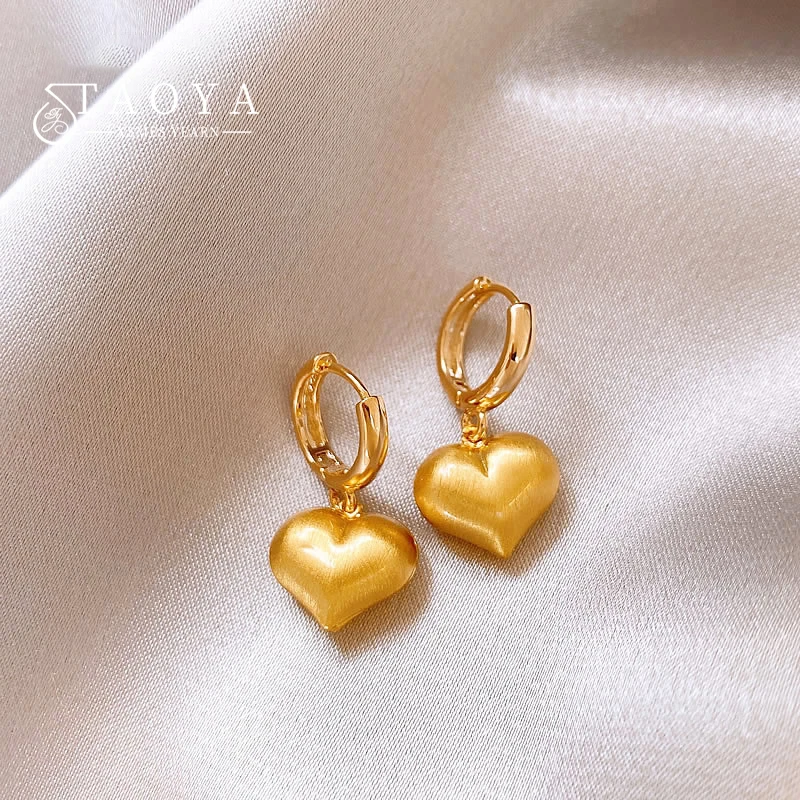 Temperament Gold Farbe Gebürstet Herz Anhänger Ohrringe für frauen Ohr schnalle Design Sinn Schmuck 2025, Neue Ohren Zubehör