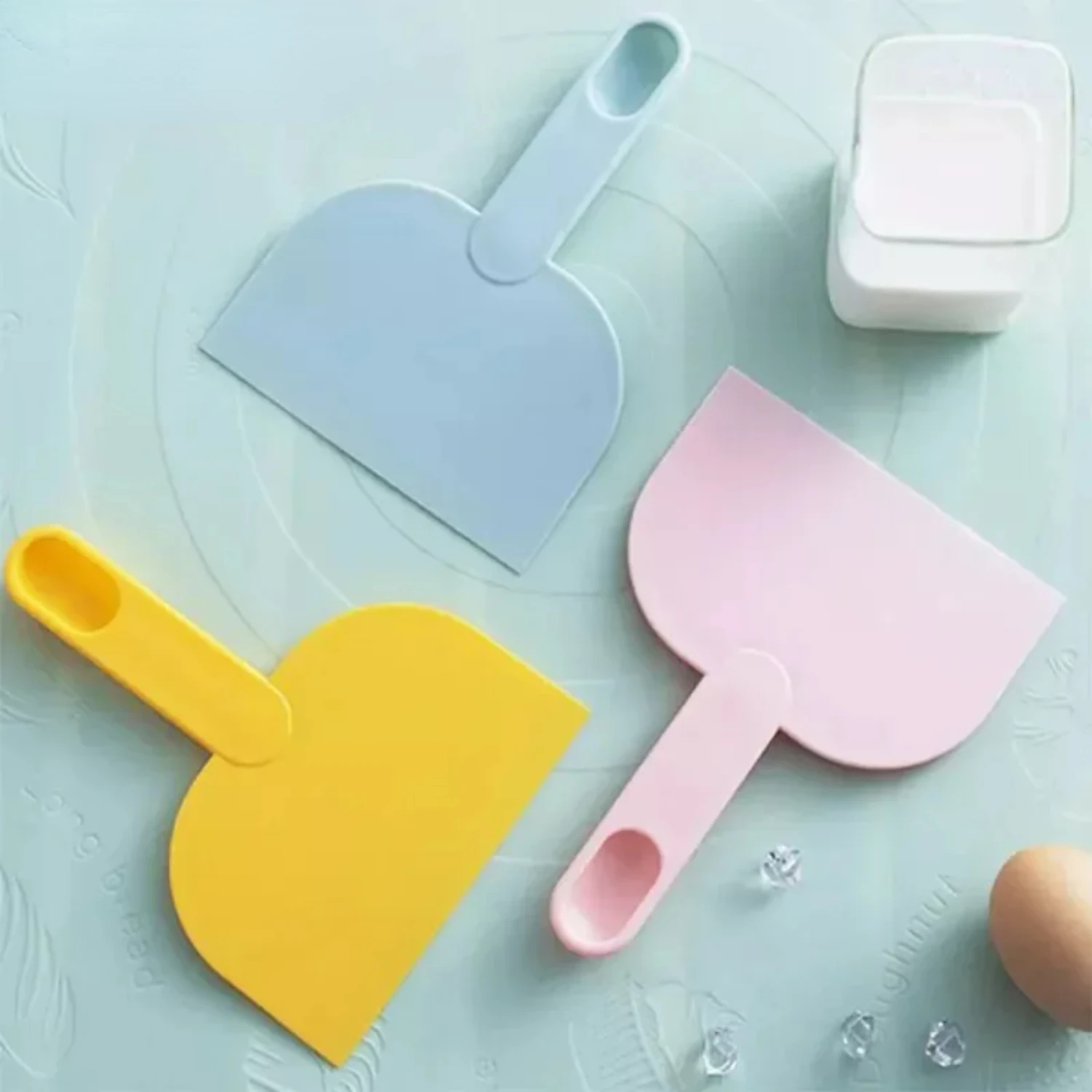 Baking Tools Dough Cutter Multifunctional Pastry Bread Scoop Plastic Noodle Cream Scraper Spatula