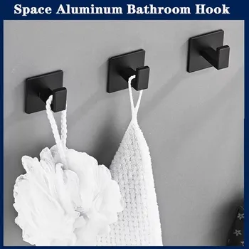 4 ชิ้นห้องน้ําสีดํา Robe Coat Hanger Hook Strong กาวผ้าเช็ดตัวแขวน Hook สติกเกอร์ Robe Organizer Hook 2