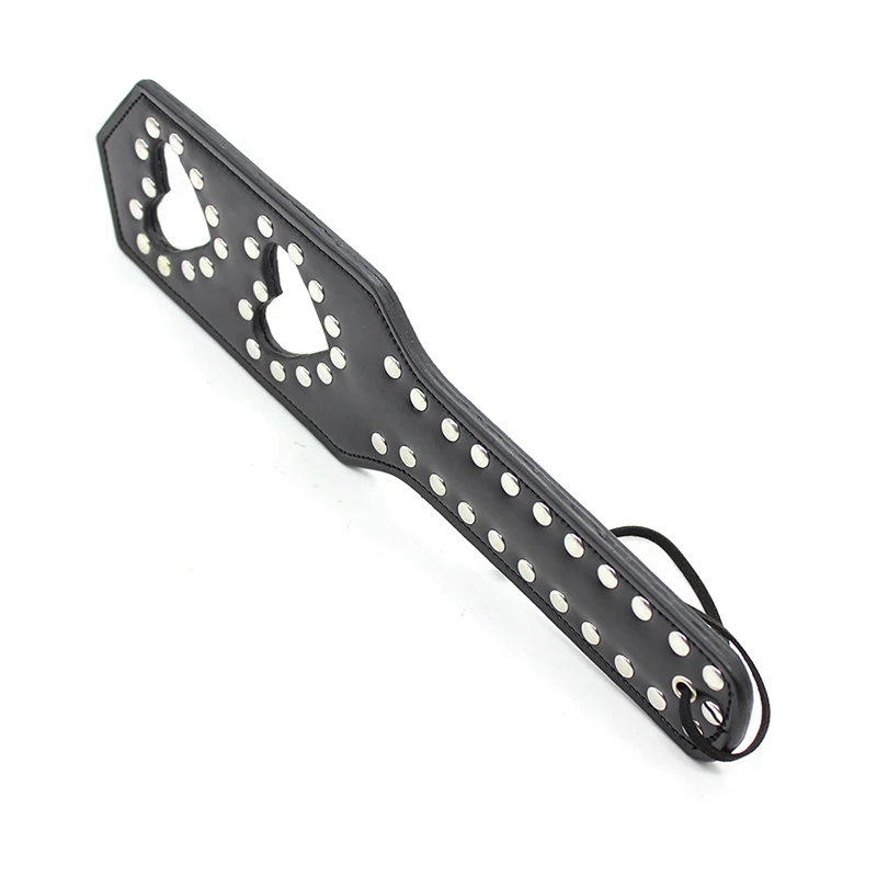 31.5cm Heart Shaped Hollow Paddle Riding Crops Flogger Horsewhips Spikes Rivet Inlay Leather Spanking Paddle Slapper 2