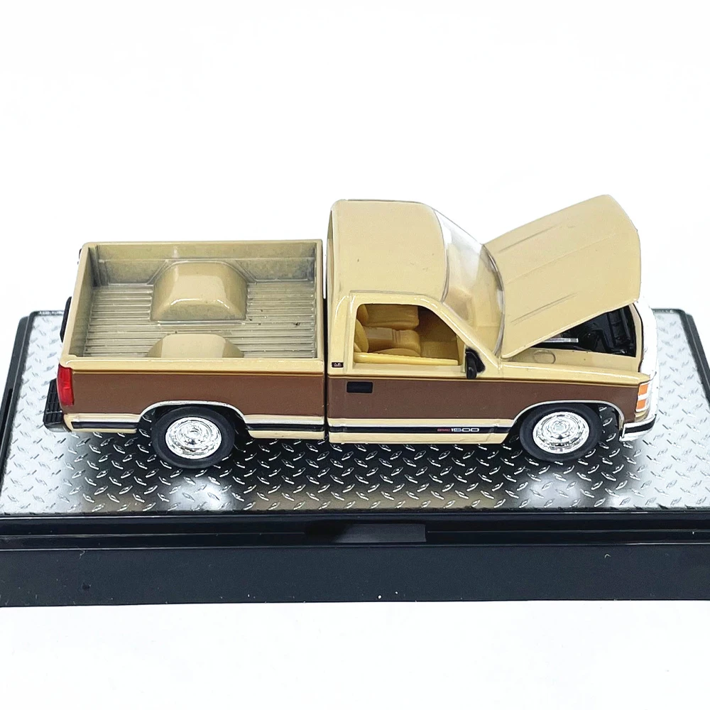 M2 Machines 1/64 1989 GMC Sierra1500 Die-cast alloy car