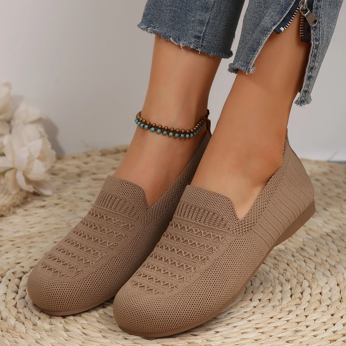 Рисунок 3 - Кроссовки женские сетчатые