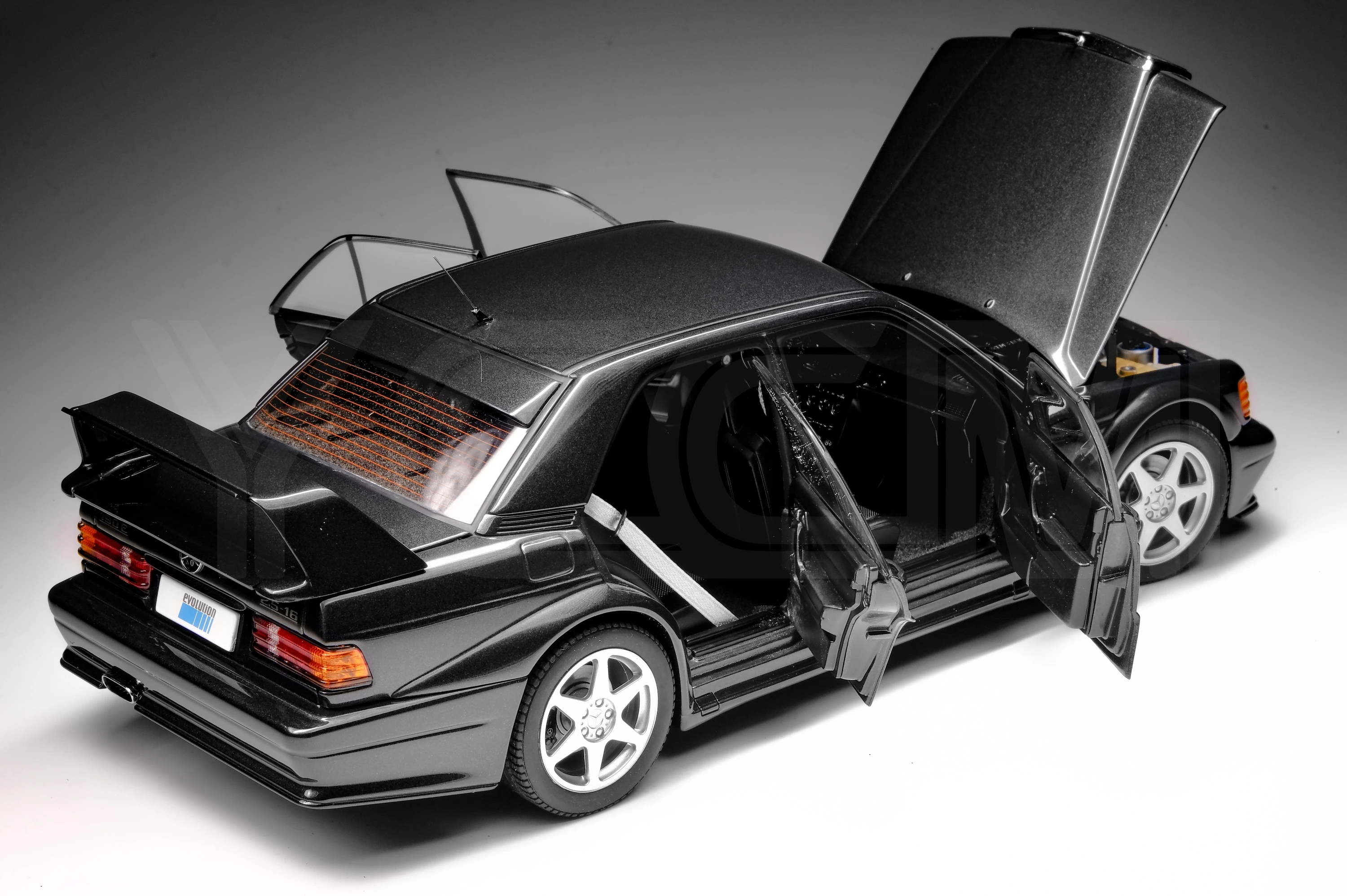 Рисунок 4 - Модель автомобиля Autoart из полимерного