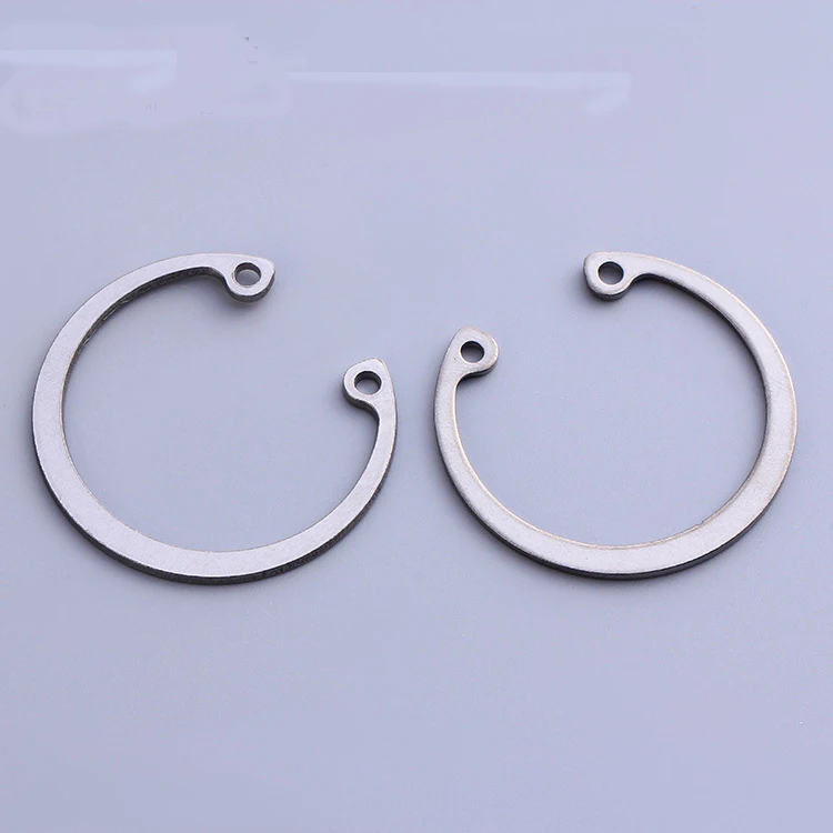 Рисунок 4 - стопорные кольца C-клип