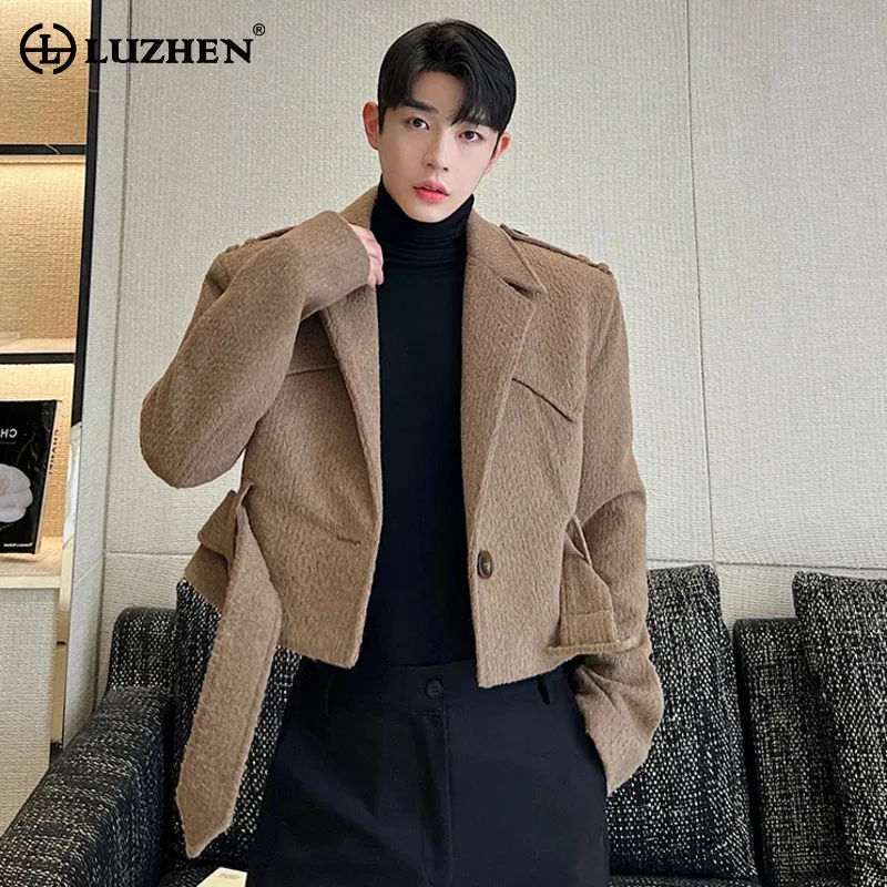 

LUZHEN Fashion Spring 2024 Casual Men's Short Jacket Elegant New High Quality Belt Decorate Design Solid Color Male Coat Cb5811