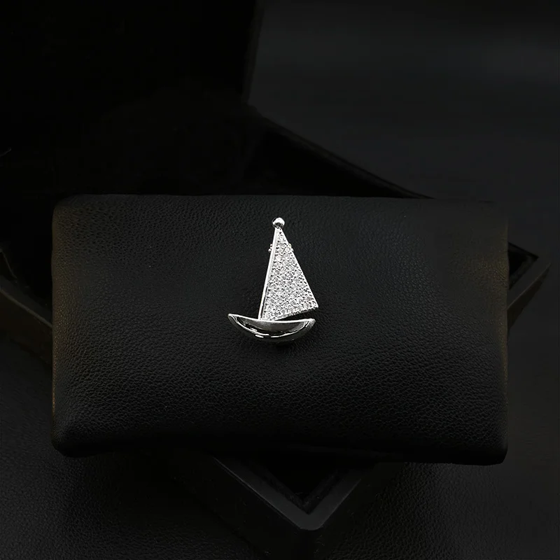 ZY Small Sailboat Brooch Men And Women Summer New Pin Fixed Clothes Suit Neckline Decorative Accessories Rhinestone Jewelry 5016
