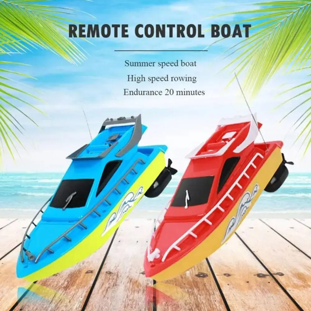 Bateau RC télécommandé haute vitesse blanc avec télécommande, prêt pour des courses palpitantes.