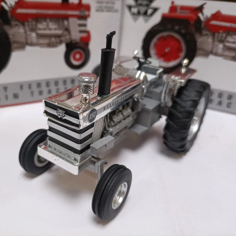 

Diecast 1:32 Scale Tractor Model II50 Special Edition Farm Work Machine Car Model Collectible Toy Gift Souvenir Display Ornament