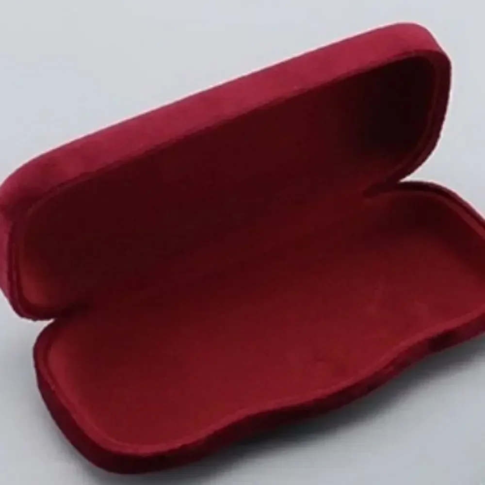 Plush Iron Box G Letter Glasses Luxry Spectacle Case Anti-Pressure Literature Art Male and Female Student Fashio Sunglasses Case