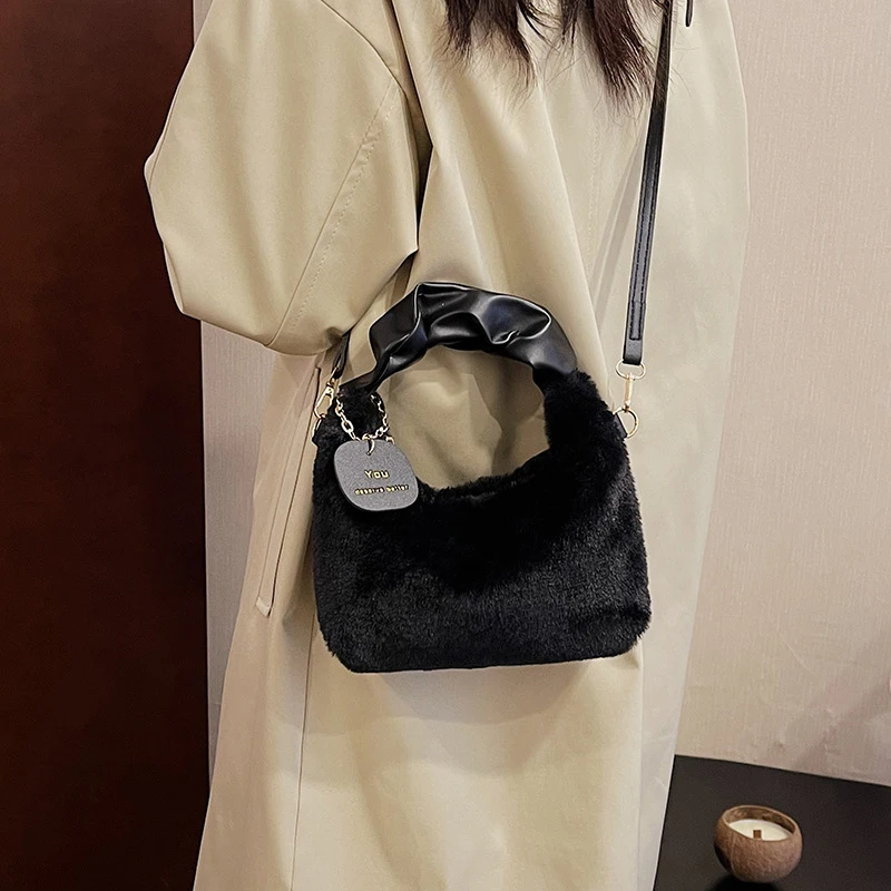Cute Plush Shoulder Bag Women Faux Fur Handbags Zipper Lady Casual Tote Half-Moon Hobos Winder Crossbody Bag Shopping