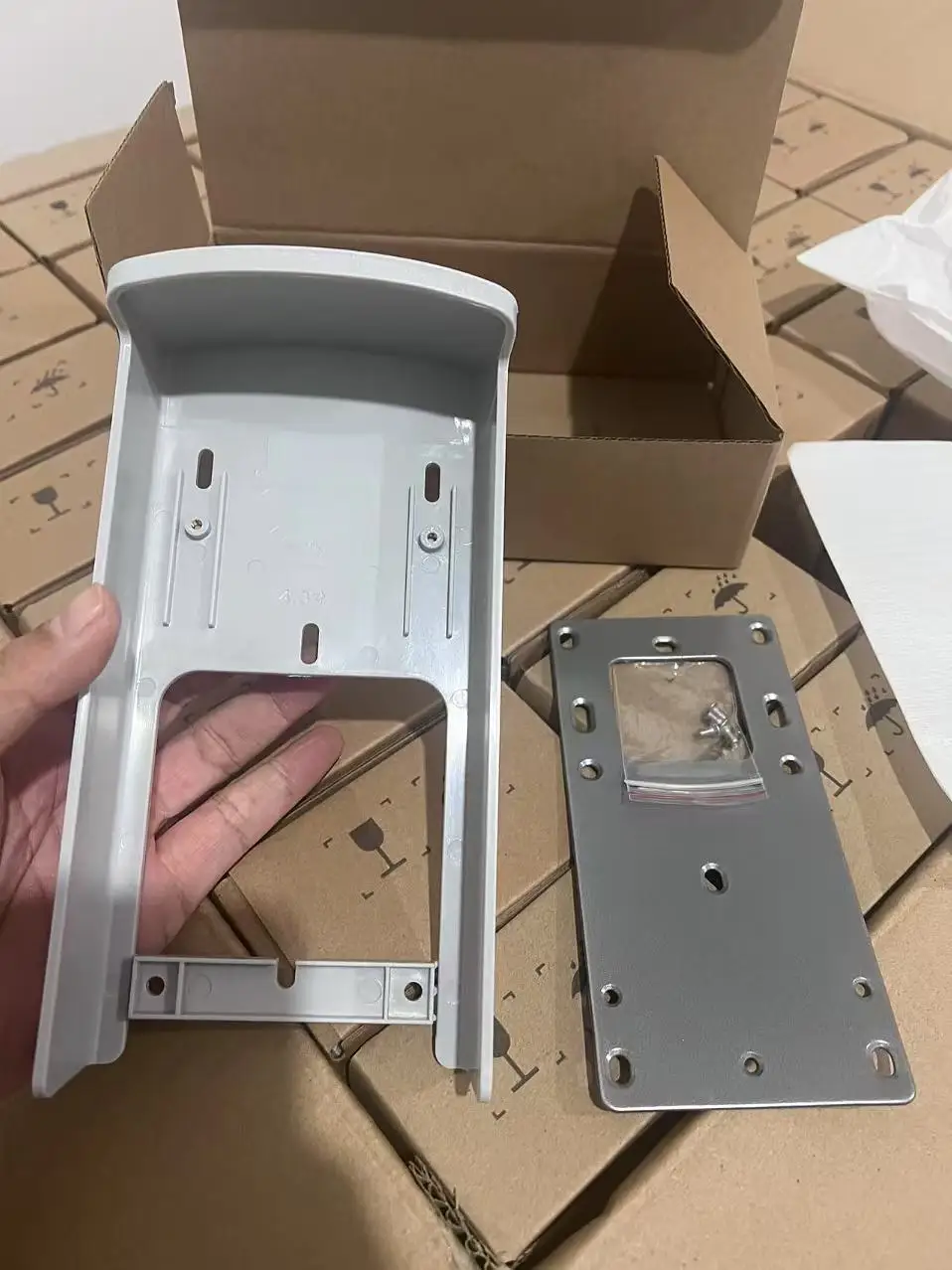 4.3/7 inch Sun Shell Rainproof Cover for Face Recognition Access Control Machine