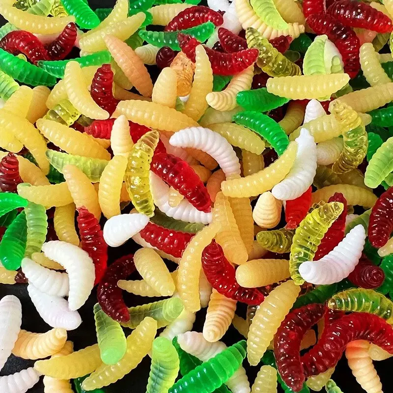 Weicher Köder, Brotwurm, 50 Stück, bunter bionischer weicher Wurmköder, weicher Köder, künstlicher Wurm, Maden, leuchtend, mit Fischgeruch und Moschusgeruch