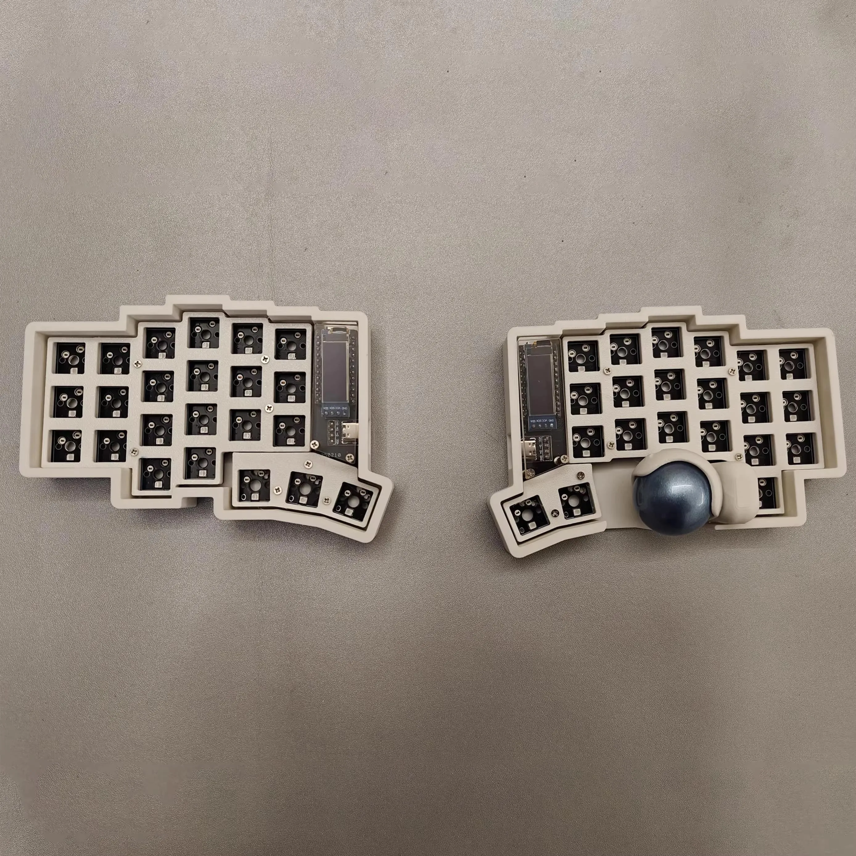パチ Keyball44　オーダーメイド キーボード沼にハマる - Keyball44｜cocotto