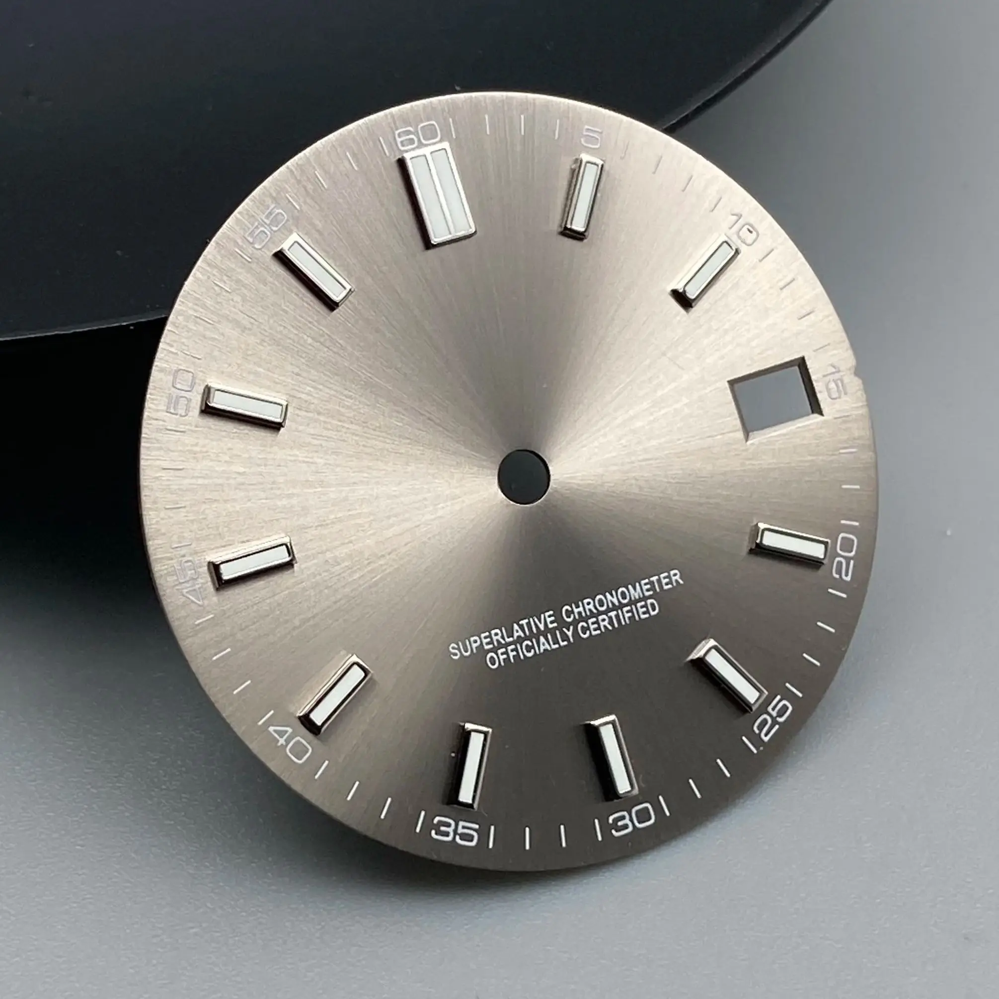 Green Luminous Date Dial for Automatic Watch Movements