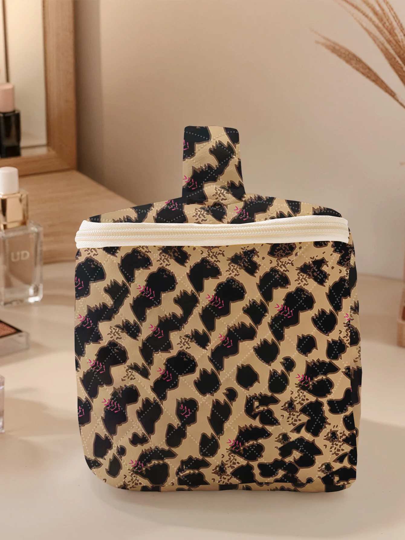 1pc，Tiger pattern printed portable travel cosmetics, large capacity travel storage bag, cute and fashionable makeup bag