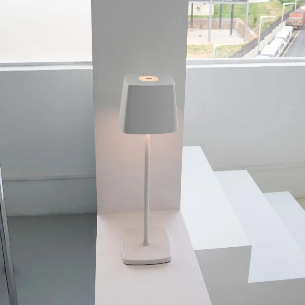 Modern Rechargeable Cordless Table Lamp in Bedroom USB Lighting Bar Hotel Restaurant Cordless Table Lamp Acrylic Decoration