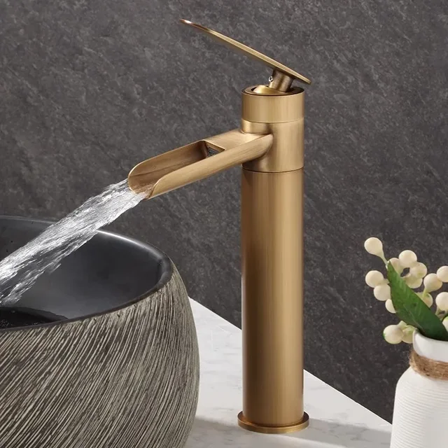 ก๊อกน้ำอ่างล้างหน้าแบบโบราณ สีบรอนซ์ทองเหลือง  แบบน้ำร้อน-น้ำเย็น  แบบน้ำตก 1