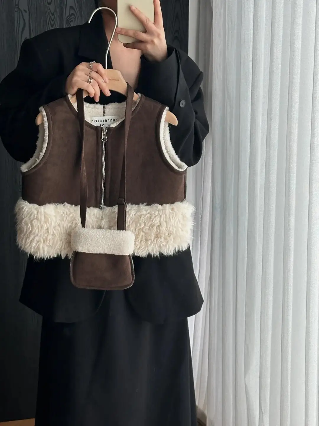 여아 조끼 가을 겨울 2025 신상 스타일리시  소녀 알파카 퍼 코트 어린이 플러시 따뜻한 조끼 다용도 여아 의류