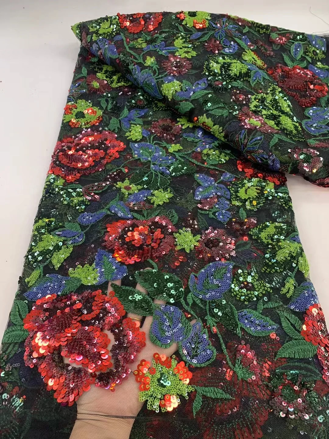 أقمشة الدانتيل النيجيري بالترتر لعام 2025، دانتيل...