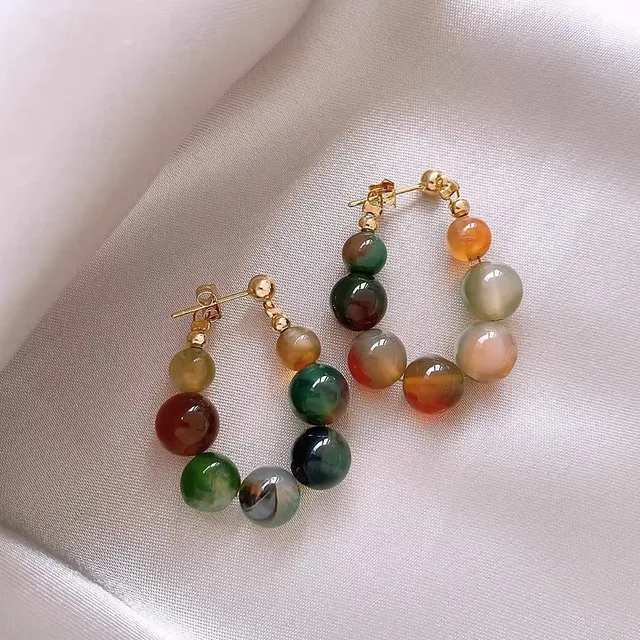 Aretes de aro con cuentas de piedra