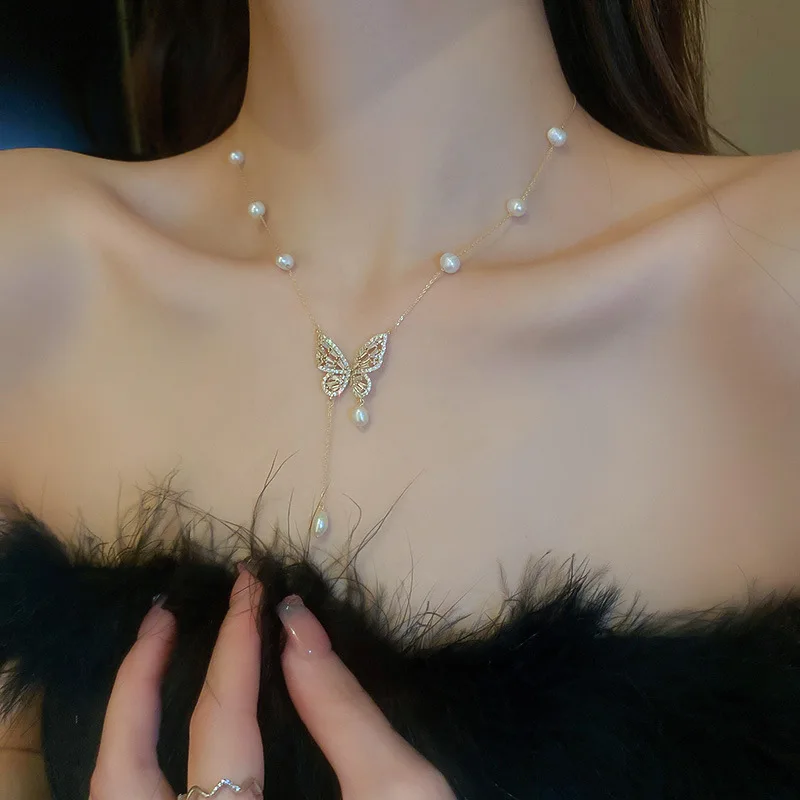 Butterfly Pearl Pendant Necklace Choker Gift for Women Shiny Pearl Pendant Jewelry Elegant Asymmetrical 2024 New Party Jewelry