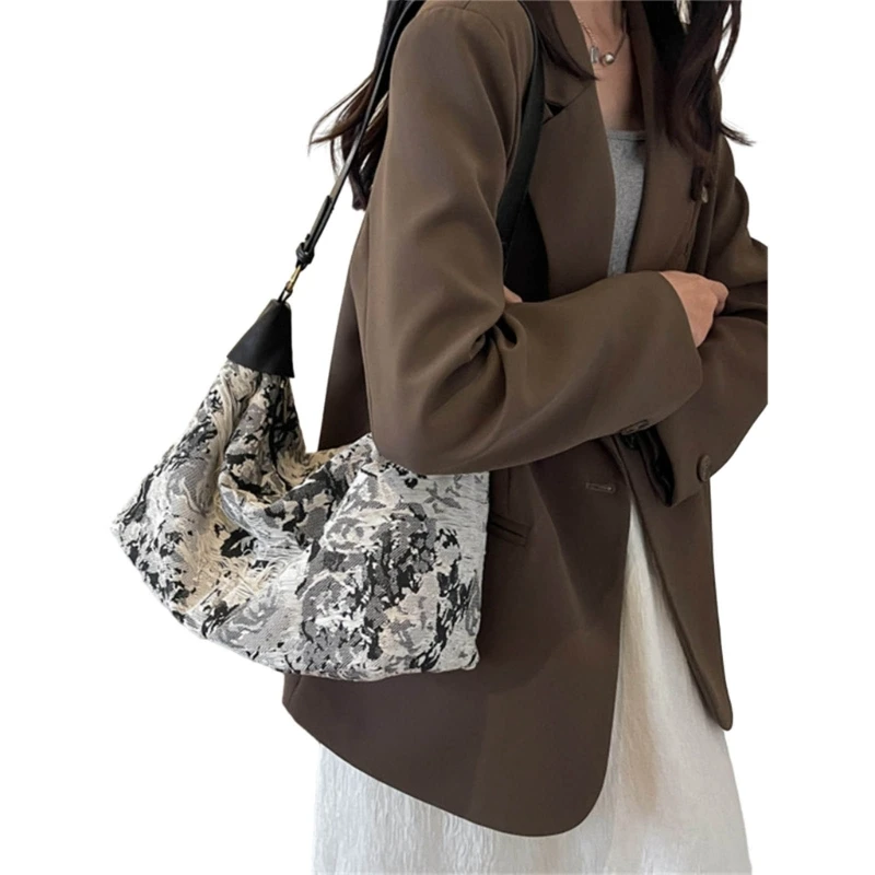 Women's Handbag Shoulder Bag Underarm Tote Casual Zipper Closure Suitable for Shopping and Parties