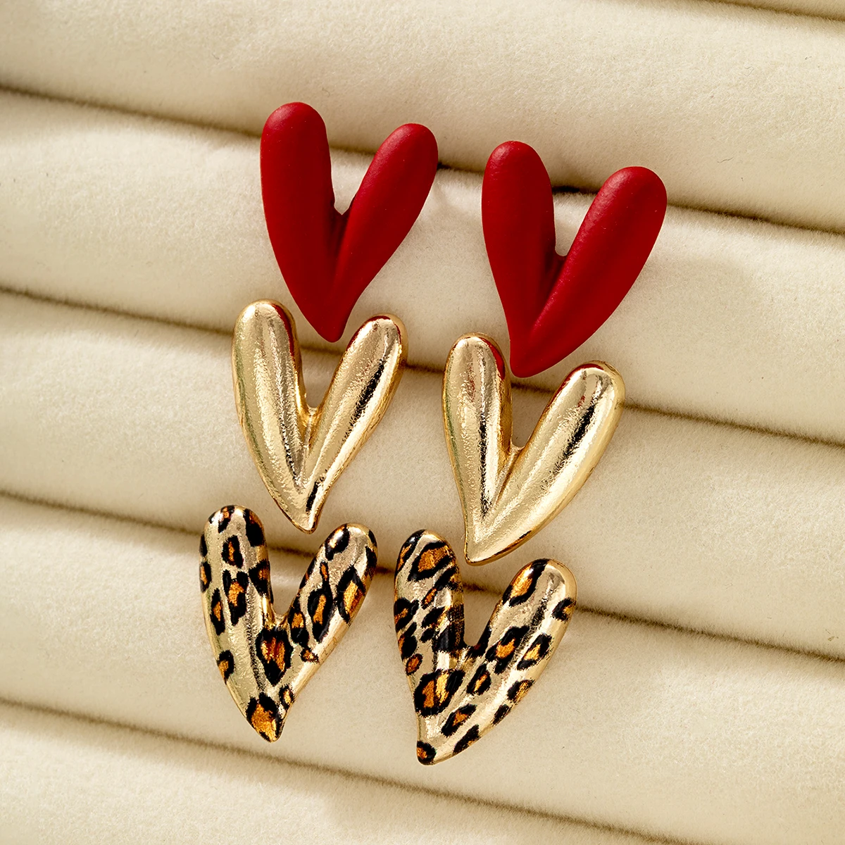 3 pairs leopard print heart-shaped women's earrings set red spray painted