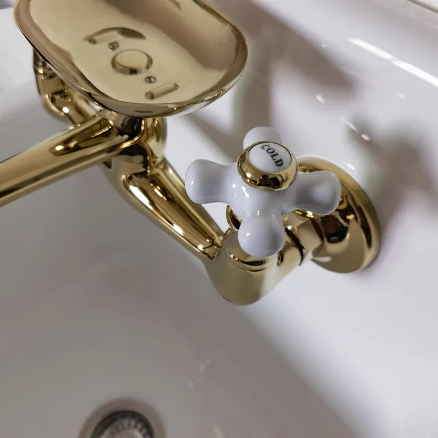 Tuqiu ก๊อกน้ําอ่างล้างหน้าห้องน้ําติดผนังร้อนและเย็น Ceramica จับยุโรปสไตล์อ่างล้างจานพร้อมจานสบู่ 4