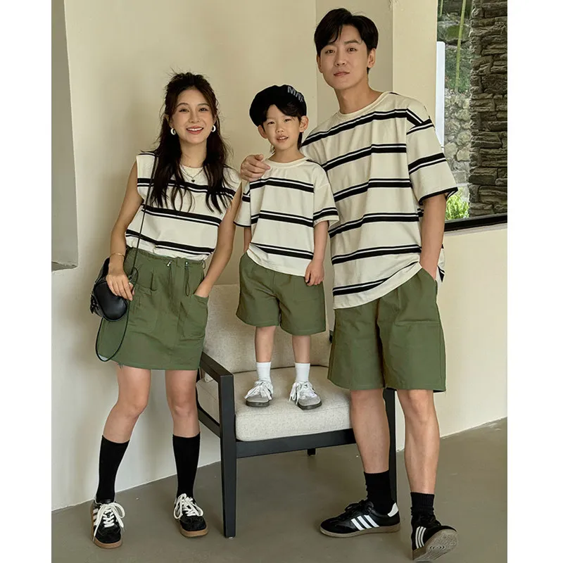 

Family Set Clothes 2024 Summer Korean Children's Clothing Women Mom Daughter Tops Skirts Two Piece Outfit Dad Son Baby T Shirts