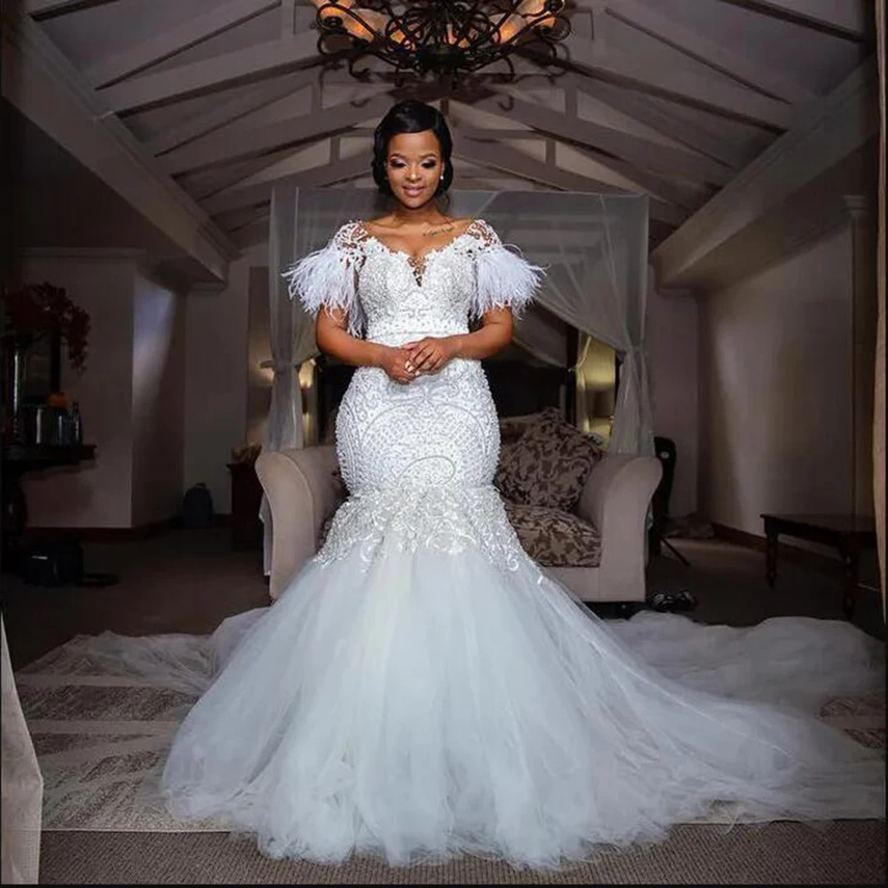 

Elegant Mermaid Wedding Dress Black Girls Skin Tulle White Pearls Feather Bridal Gowns Custom Made Women Formal Party Clothing