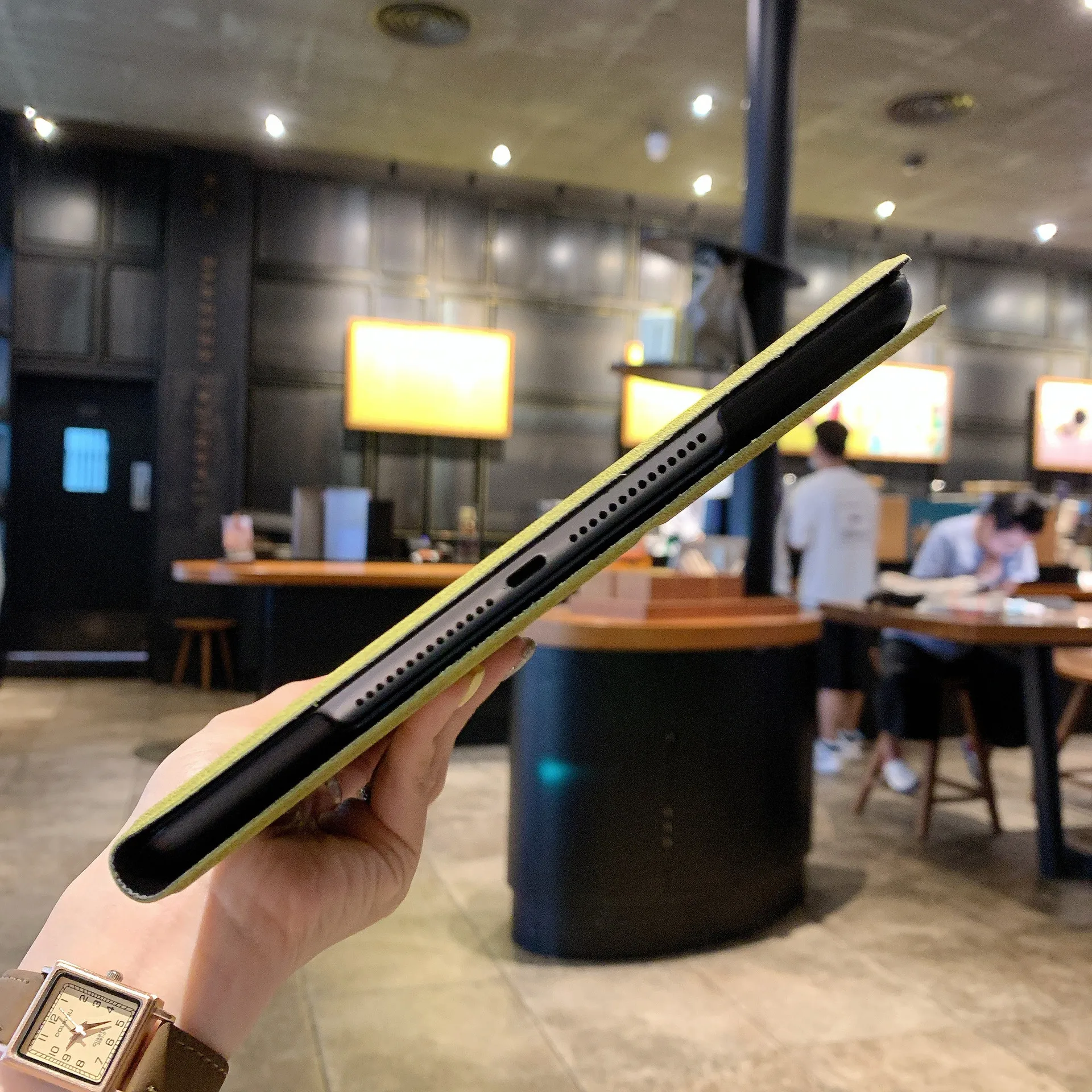 Elegant Deer Tablet Case - Premium Protective Cover