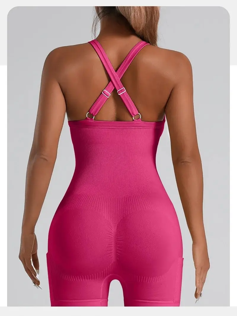 Soutien-gorge de sport intégré, body de yoga à dos croisé, justaucorps de sport sexy à dos nageur avec short et rembourrage pour femmes