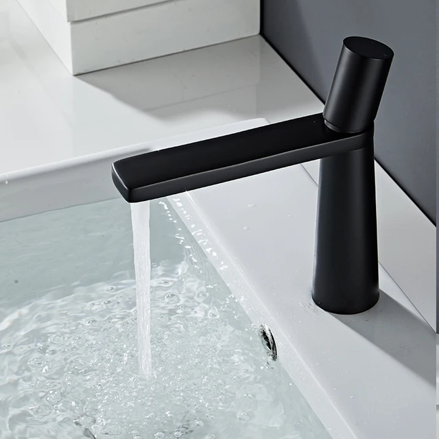 ก๊อกน้ําอ่างล้างหน้าห้องน้ําโมเดิร์นสแตนเลสผสมก๊อกดาดฟ้าติดตั้งก๊อกน้ําร้อนและเย็นก๊อกน้ําอ่างล้างจานสําหรับห้องน้ํา 5