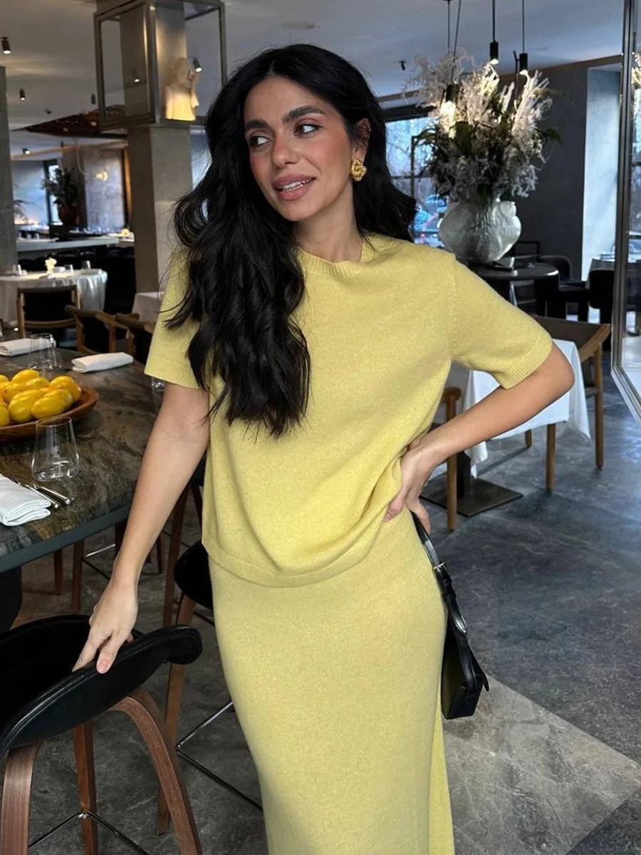 Bornladies 2025 New Summer Soft Knit Set Women Short Sleeve Pullover Top Skirt Solid Color Elegant Minimalist Two Piece Set