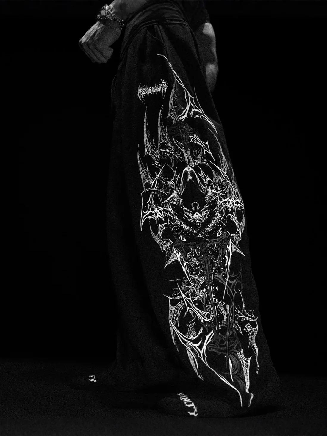 BD-Black White Flowe