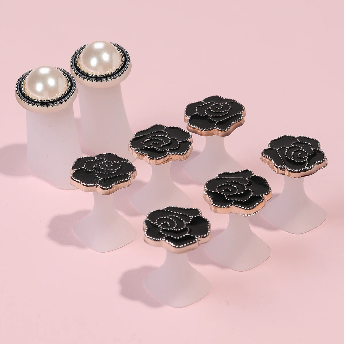 8Pcs Black Rose Silicone Toe Separator Cute Soft Pedicure Tools Set of Toe Spacers For Feet Apply Nail Polish And Repair Nails