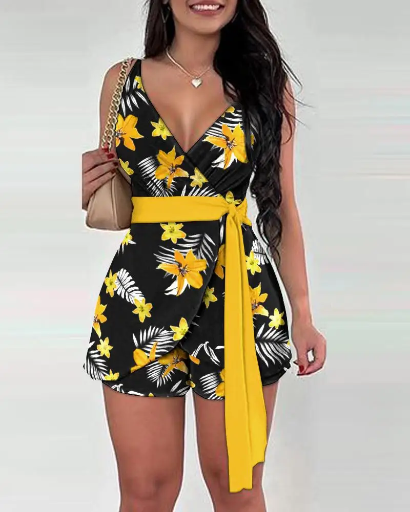 

Summer Outfits For Women 2023 Spring And Summer New Casual V-neck Sleeveless Slim Fit Women's Sets Printed Belt Shorts Sets