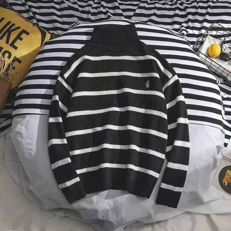 thumbnail image 1 of Ropa de hombre Suéteres de punto blancos de cuello alto para hombres Jerseys de cuello alto Cuello a rayas Sudadera clásica de tendencia 2024 Pedir X, 1 of 5