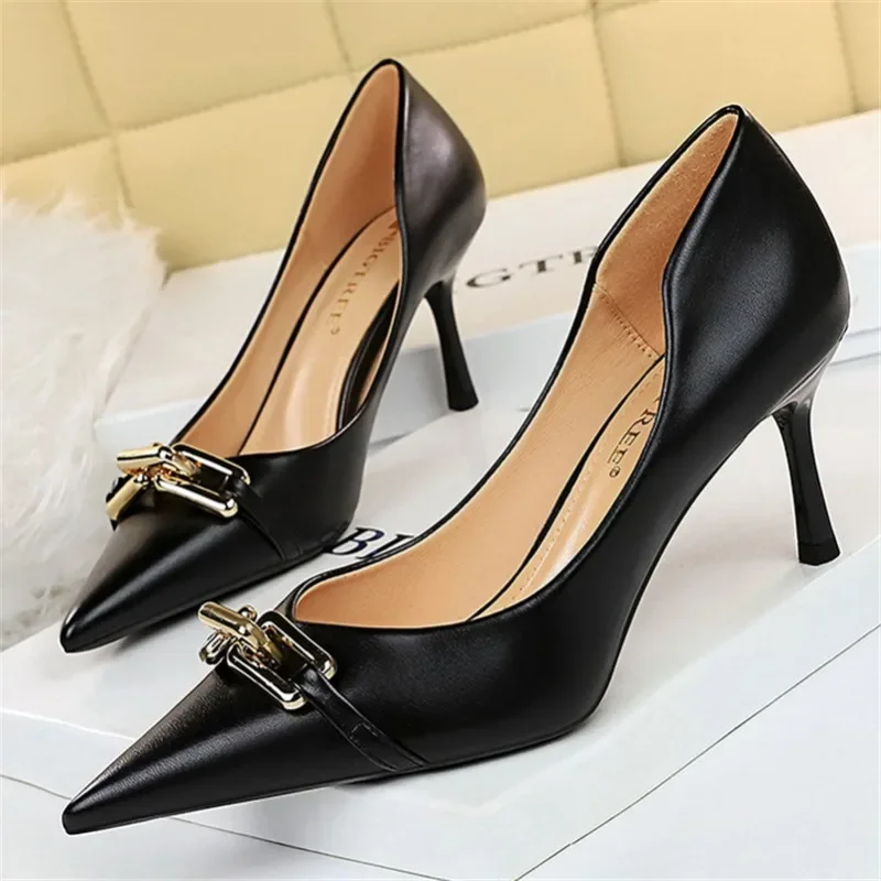 

Chic and Elegant Woman Shoe 2023 Women 7cm High Heels Pumps Blue Medium Heels Party Metal Chain Shoes