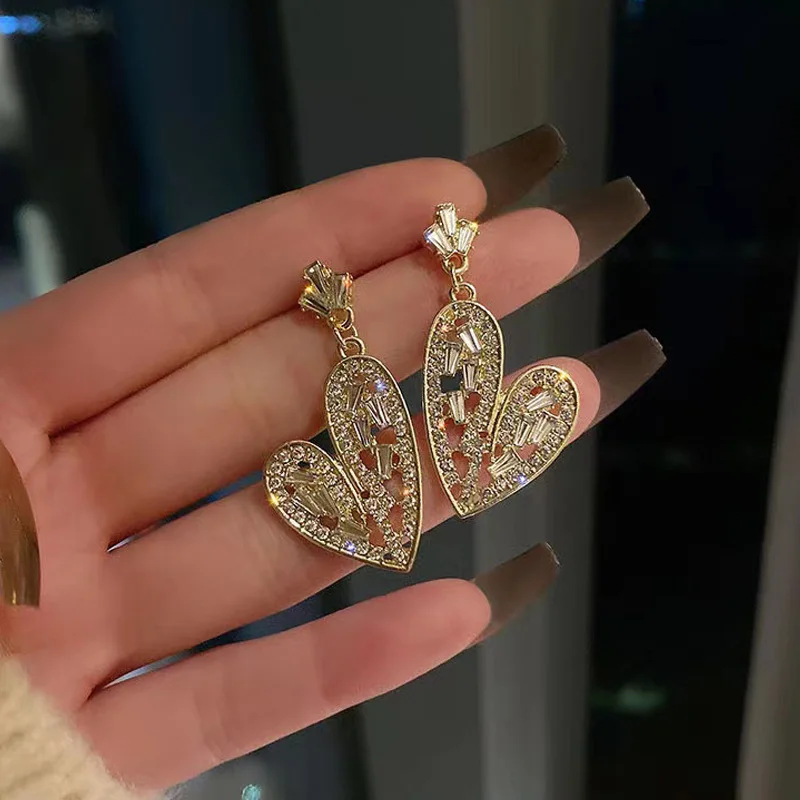 2023 New Fashion Trend Unique Design Elegant Exquisite Light Luxury Love Earrings For Women Jewelry Wedding Party Premium Gift