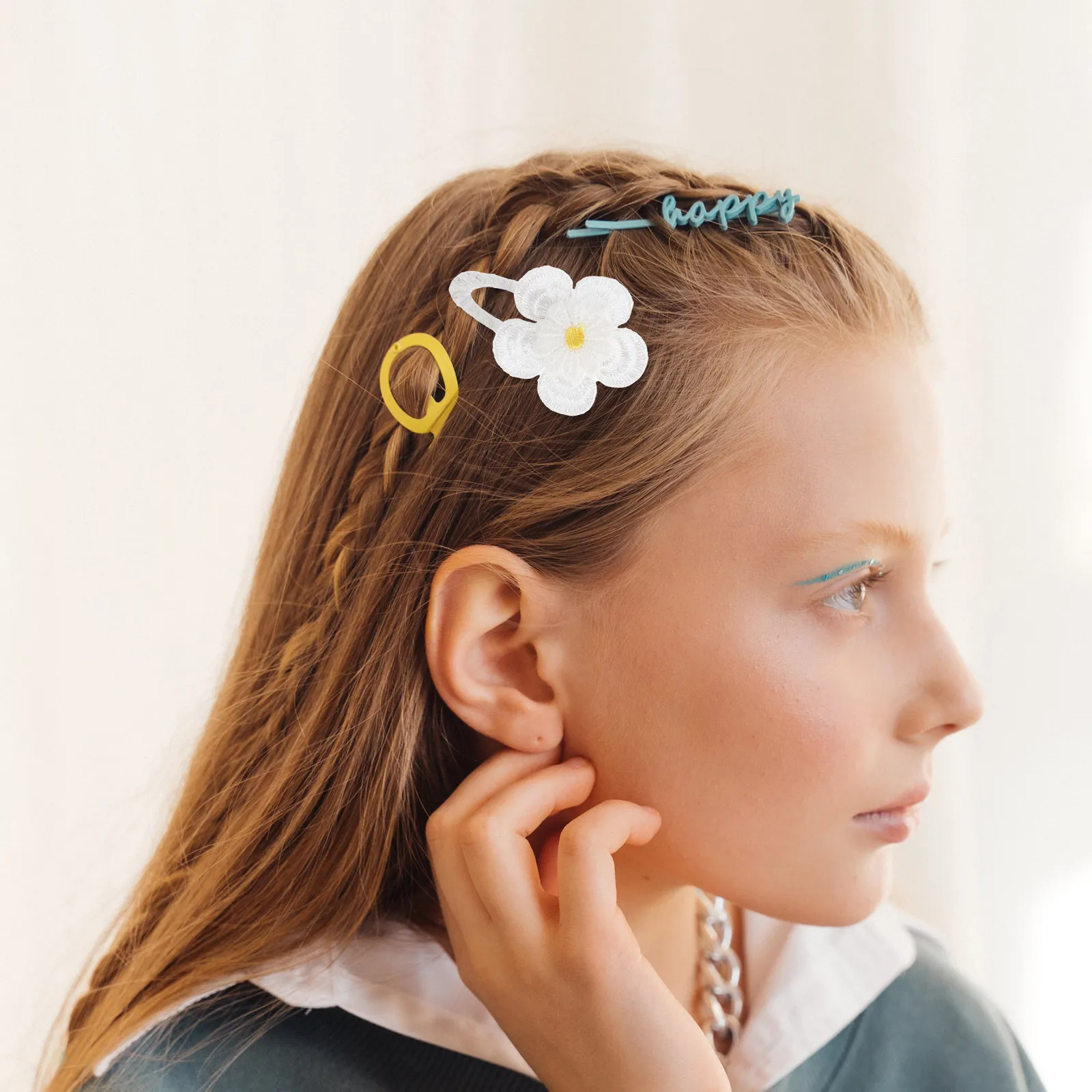 여성을위한 2Pcs 데이지 헤어 클립 작은 꽃 바레트 여름 해변 사진 소품 액세서리 소녀 모자