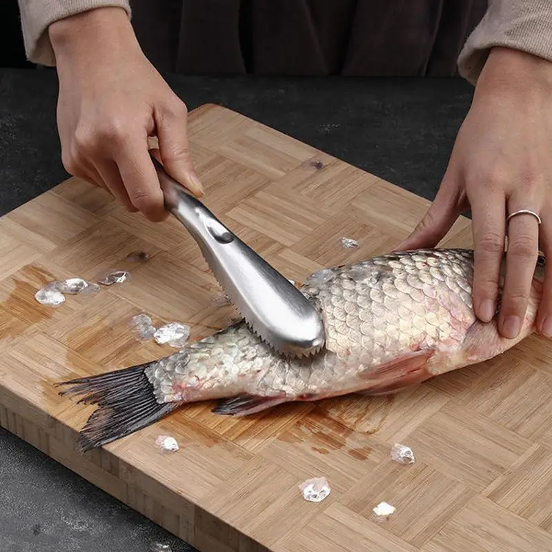 Fish Scale Remover Cleaner Fish Descaler Tool Portable Sawtooth Descaler Tool for Cleaning Easily Remove Scales