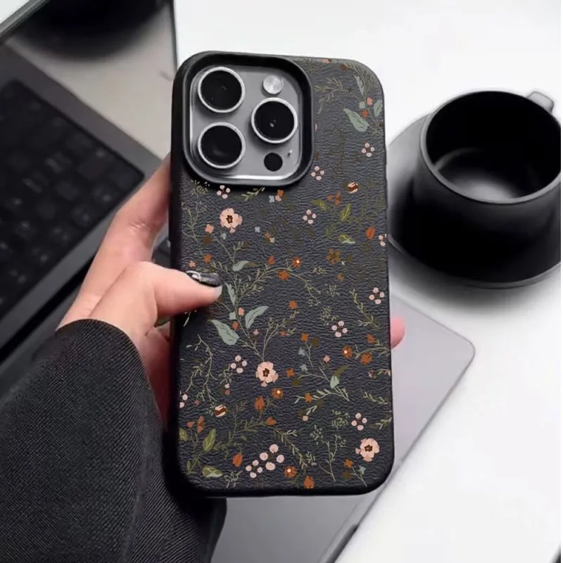 Elegant Small Flower Design Protective Phone Case