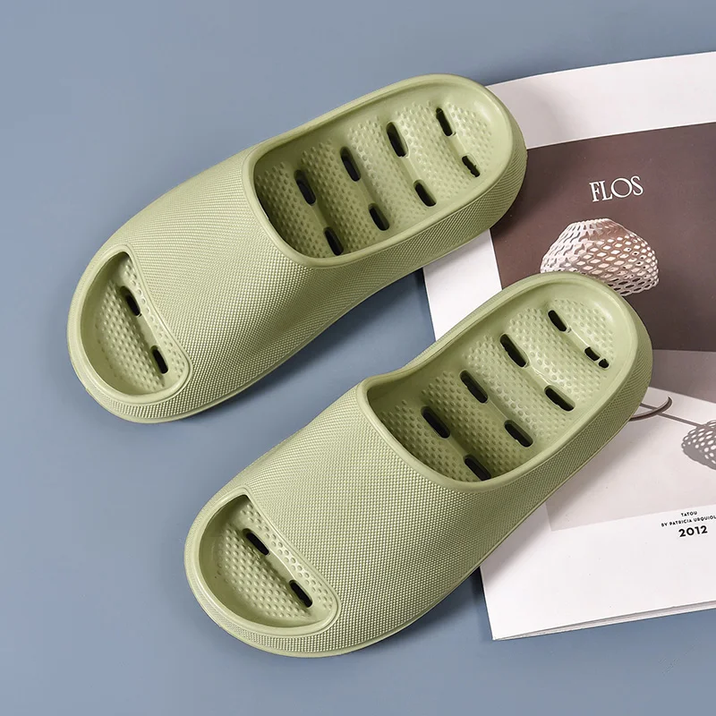 Summer Womens Slippers Hollow Light Soft Fashion Clogs Girl Couple Slippers Sandals Women Bathroom Slides Soft Platform Sandals